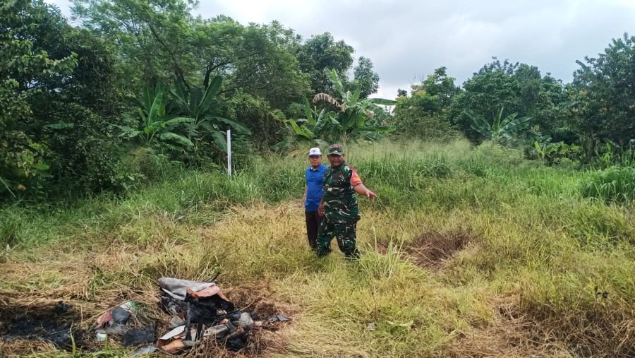 Babinsa Tingkatkan Patroli Cegah Karhutla di Sialang Munggu