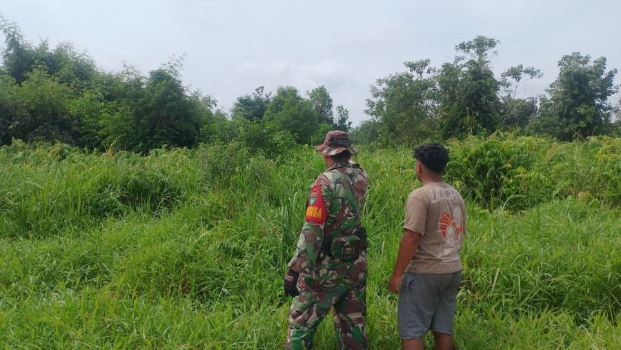 Babinsa Tirta Siak dan MPA Patroli Terpadu Cegah Karhutla di Payung Sekaki