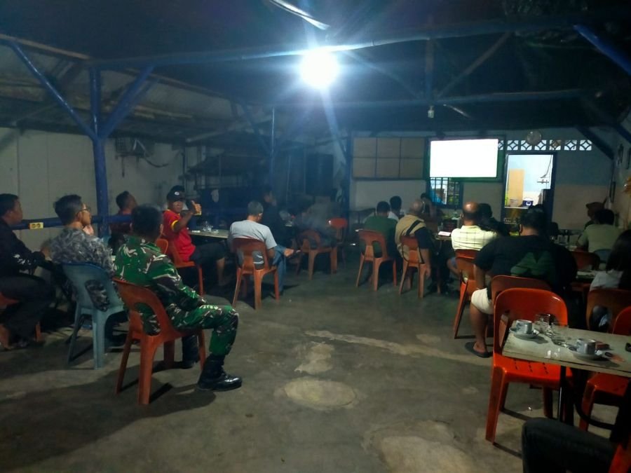 BABINSA TOAPAYA GELAR NOBAR PIALA DUNIA BERSAMA WARGA.