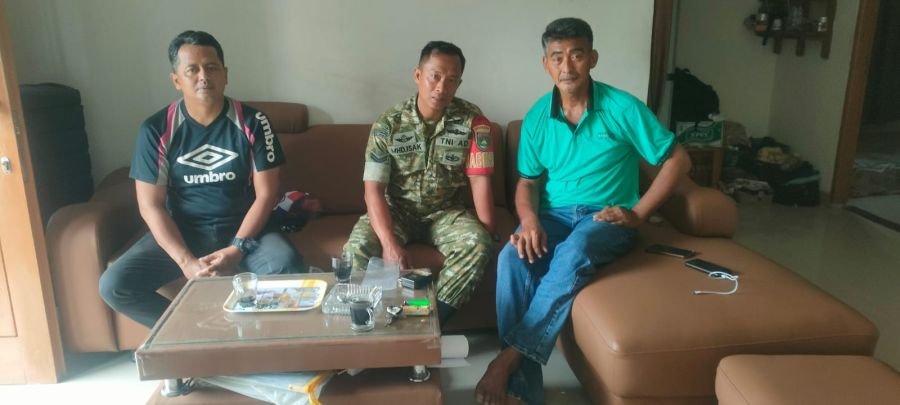 Babinsa Turun ke Tengah Warga, Sertu M. Isak Ajak RT dan Pemuda Perkuat Kebersihan serta Keamanan