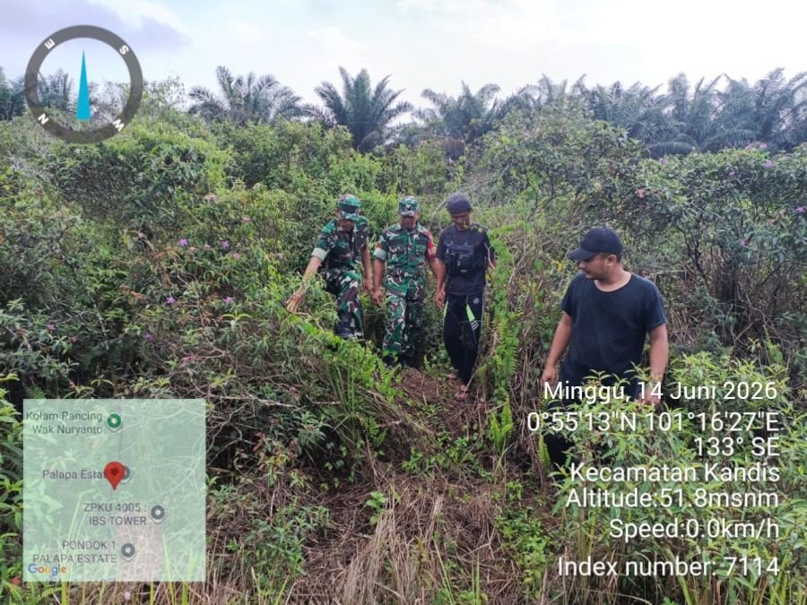 Babinsa Turun Langsung Awasi Rawan Karhutla di Kandis