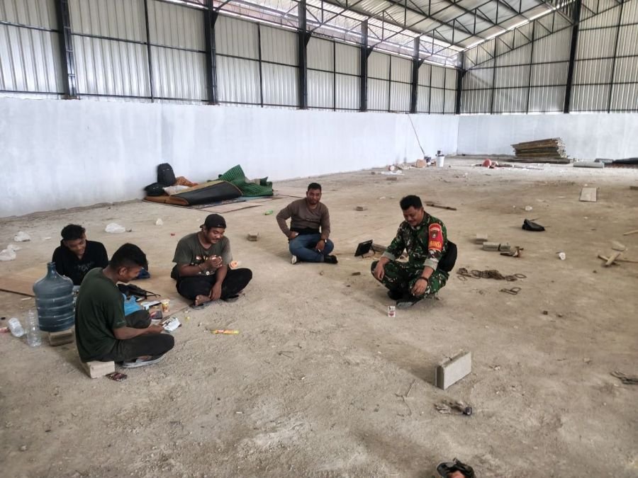 Babinsa Turun Langsung, Koptu Wawan Pantau Situasi Desa Seresam