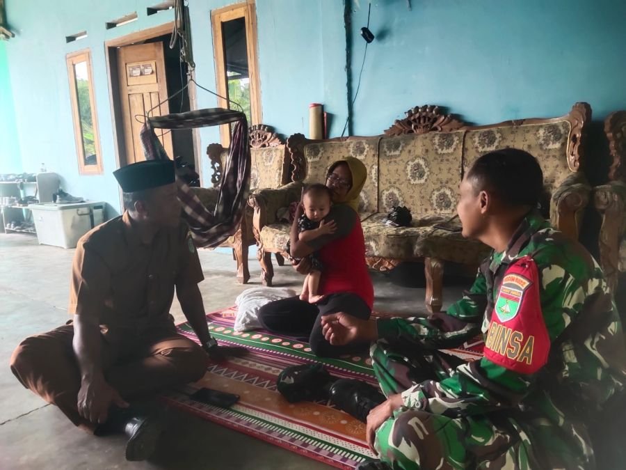 Babinsa Turun Langsung, Pastikan Anak Kampung Srigading Tumbuh Sehat