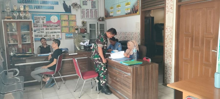 Babinsa Turun Tangan! Sertu M. Isak Dorong Pelayanan Prima di Tanjung Rhu dengan Jurus 3S