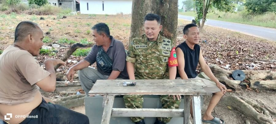 Bangun Generasi Muda Berakhlak dan Berjiwa Nasionalis, Babinsa Koramil 06/Senayang Gelar Penyuluhan.