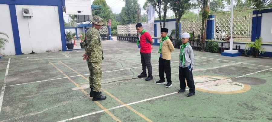 Bangun Karakter Generasi Muda, Koramil 04/Limapuluh Hadirkan Semangat Bela Negara di Masa MPLS
