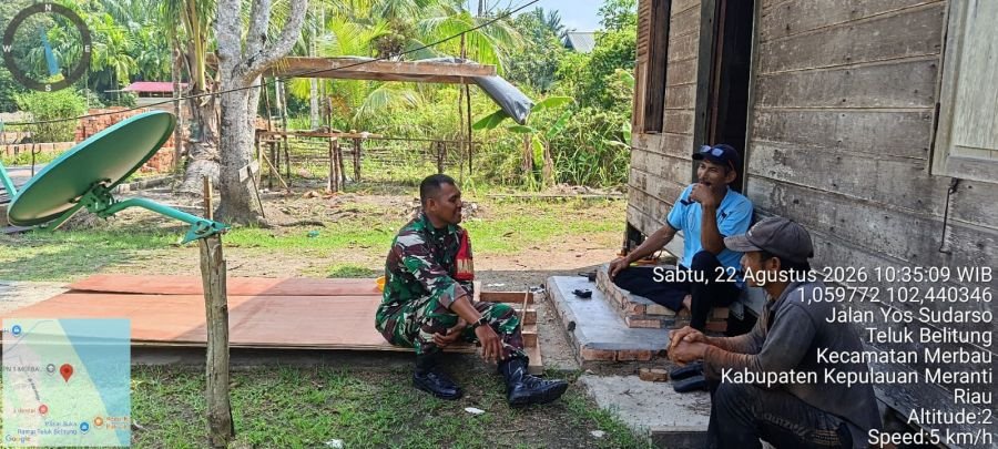 Bangun Kedekatan dengan Warga, Babinsa Koramil 06/Merbau Perkuat Komunikasi di Kampung Pancasila