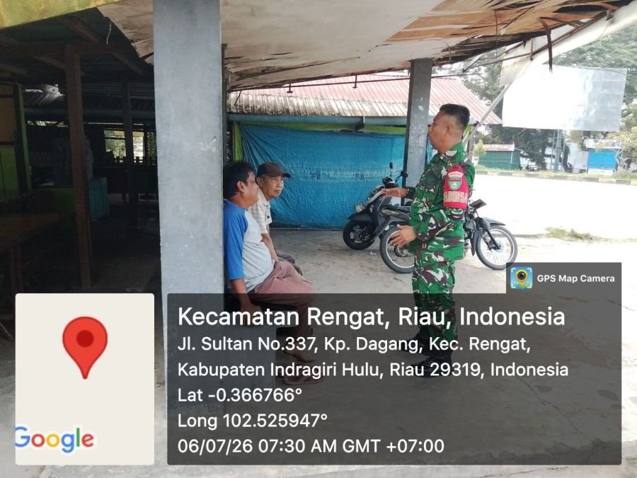 Bangun Komunikasi Yang Baik,   Babinsa Koramil 01/Rengat Komsos Dengan masyarakat Di Wilayah Binaan