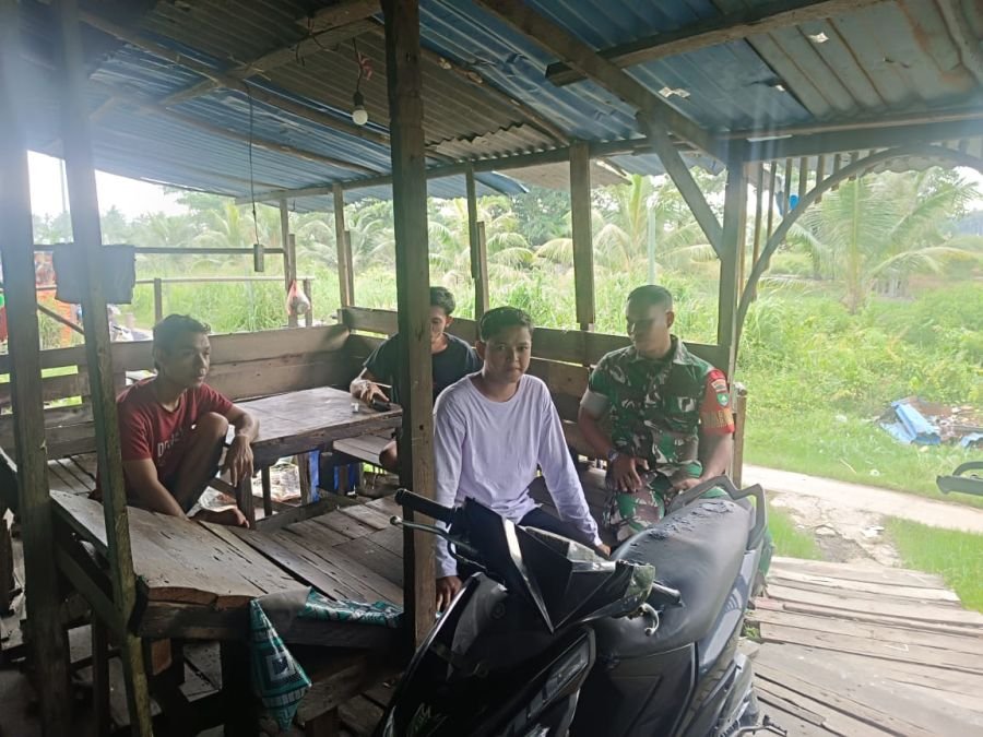 Batuud Koramil 11/PBR Ajak Warga Pulau Burung Perkuat Keamanan Lingkungan dan Jauhi Narkoba
