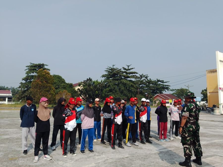 Bentuk Kedisiplinan dan Cinta Tanah Air, Beltu Sigit Latih Paskibra Kecamatan Pinggir
