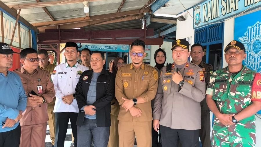 Bersama Upika Ujungbatu, Serka Azmet Gelar Aksi Penertiban Pelajar