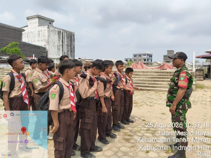 Bina Generasi Muda! Babinsa Koramil 02/TM Himbau Pramuka Jaga Etika di MTQ Ke-30