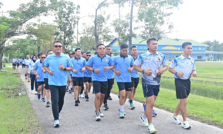 Binsik Rutin Rabu Siang, Danlanud Roesmin Nurjadin Ajak Personel Jaga Kebugaran dan Disiplin Fisik