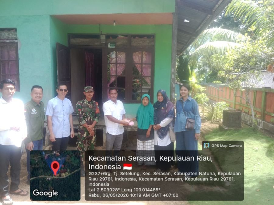 Babinsa Serasan Antar BLT Door to Door ke Warga