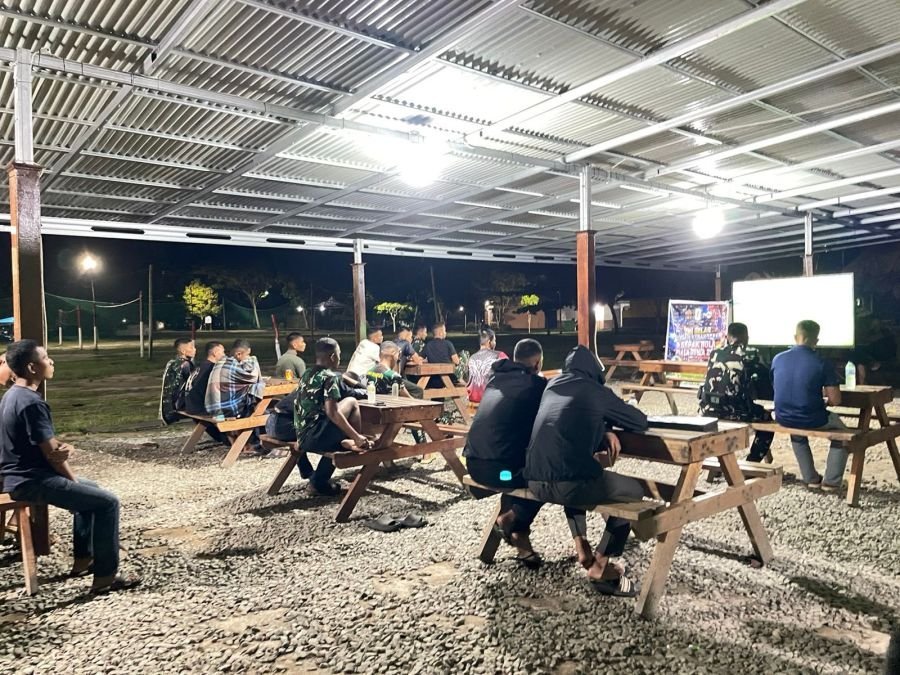 Brazil Tumbangkan Jepang 2-1, Yonif TP 851/BBC Gelar Nobar Bersama Warga