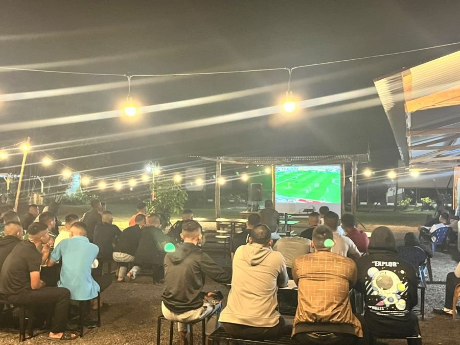 Brigif TP 89/GG Gelar Nobar Final Piala Dunia Argentina vs Spanyol Bersama Masyarakat