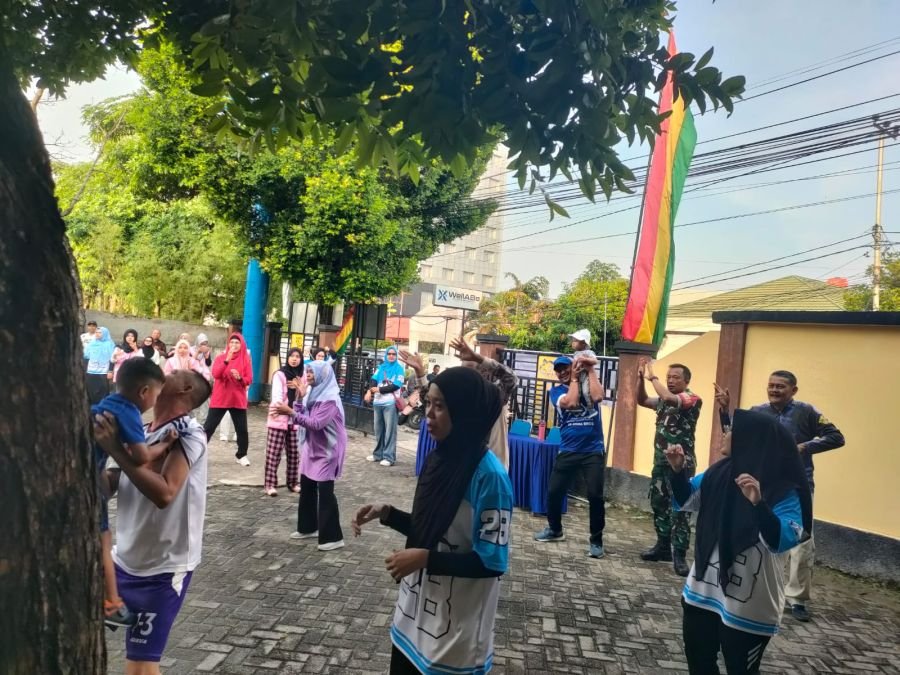 Bugar dan Solid! Babinsa Tanjung Rhu Bersama Plt Camat Ajak Aparatur Terapkan Hidup Sehat!