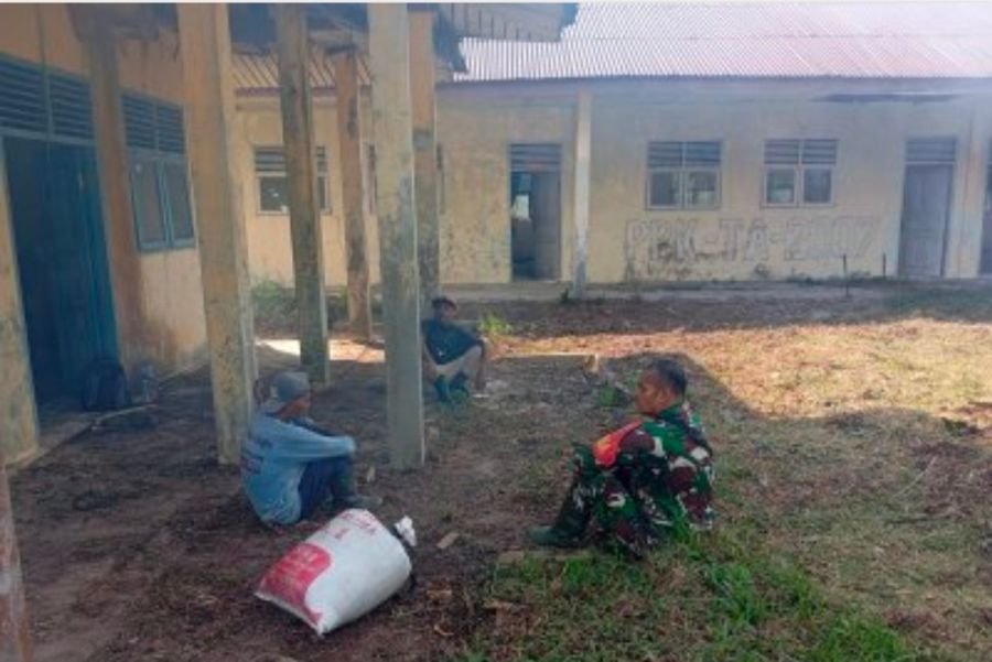 Bukan Sekadar Datang, Babinsa Tapau Duduk Bersama Warga dan Dengarkan Aspirasi