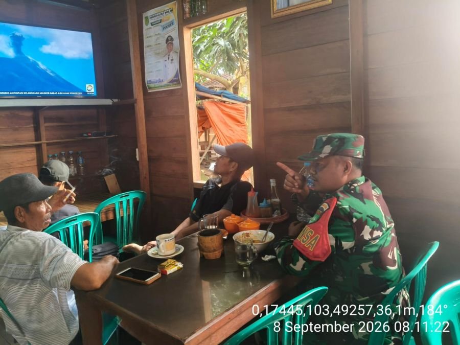 Bukan Sekadar Patroli, Babinsa Koramil 10/Pelangiran Turun Langsung Memantau Perkembangan Situasi