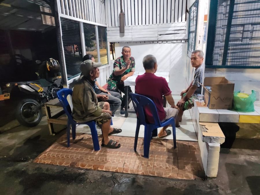 Bukan Sekadar Ronda! Babinsa Koramil 04/Lph Dorong Warga Jadi Mata dan Telinga Keamanan Lingkungan