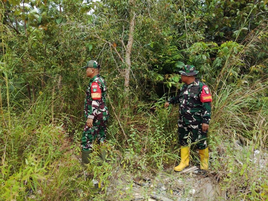Cegah Dini Risiko Kebakaran, Babinsa Koramil 03/Mandau Patroli di Jalan Lingkar Desa Petani
