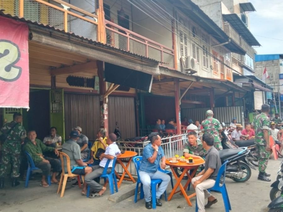 Cegah Gangguan Kamtibmas, Personel Koramil 01/Bangko Gelar Patroli Dialogis di Pusat Keramaian Bagan