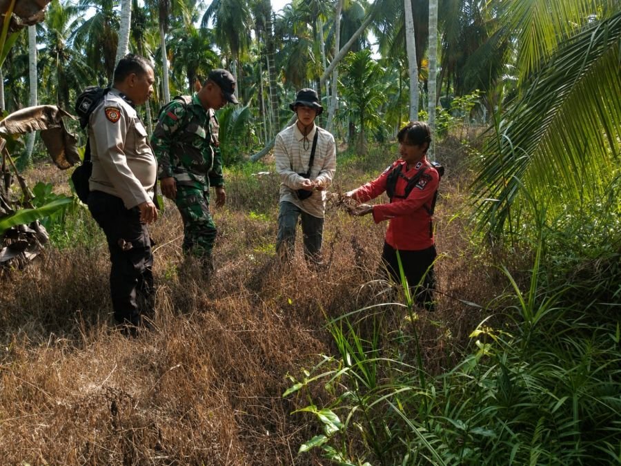 Cegah Karhutla, Babinsa 03/Tpl Gandeng Bhabinkamtibmas dan Manggala Agni Patroli di Teluk Jira