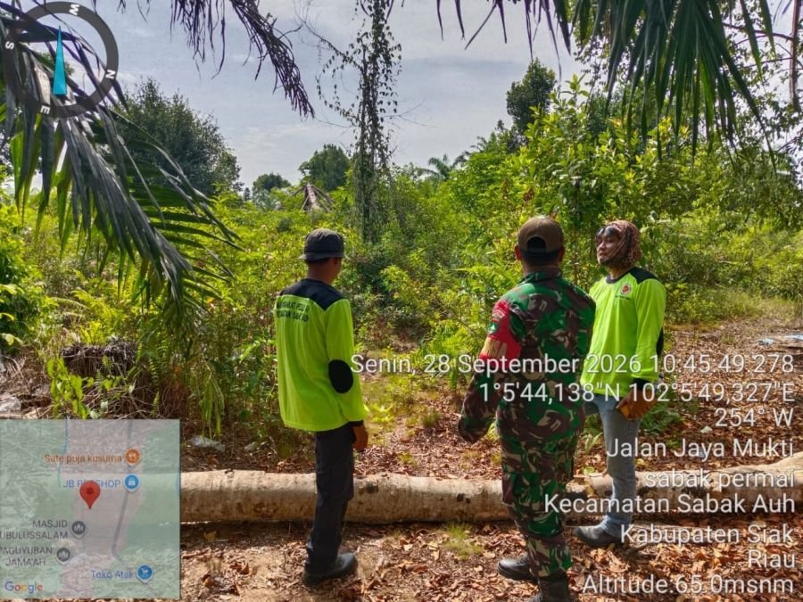 Cegah Karhutla, Babinsa dan Warga Pantau Wilayah Sabak Permai