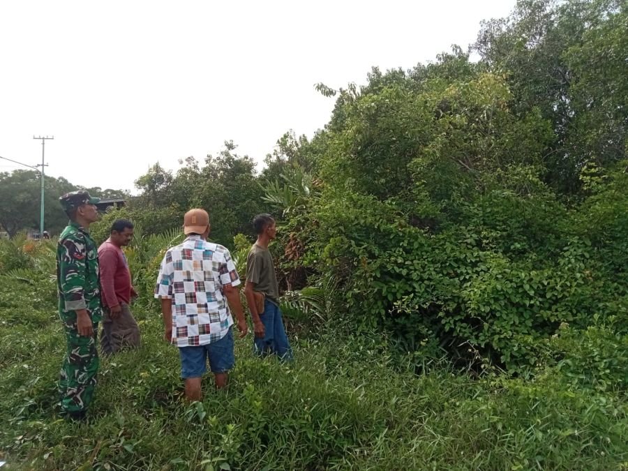 Cegah Karhutla, Babinsa Kopda Andri Ajak Warga Desa Sendaur Jaga Kampung Bebas Api