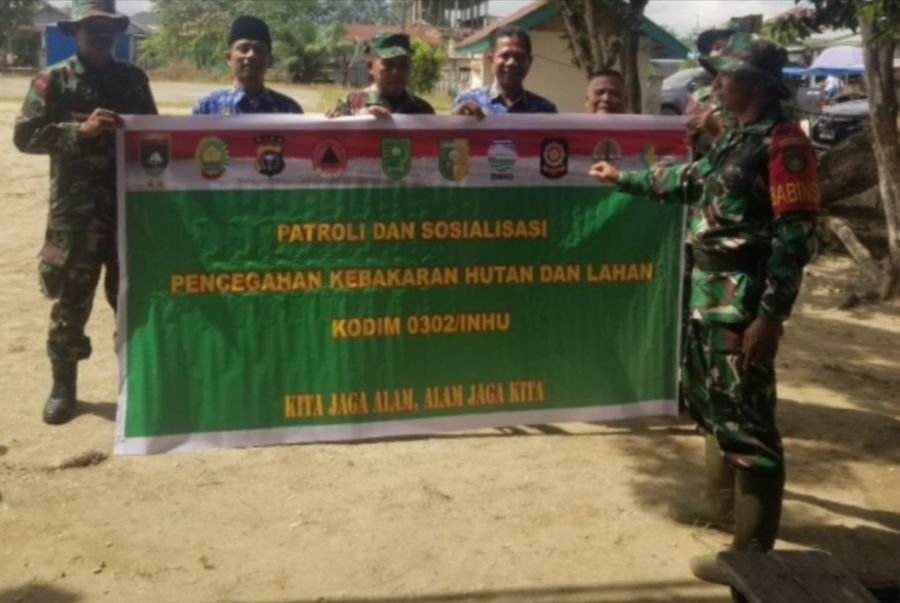 Cegah Karhutla, Babinsa Koramil 01/Rengat Intensifkan Patroli di Desa Tambak