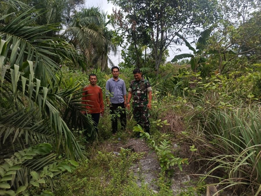 Cegah Karhutla, Babinsa Koramil 01/Rumbai Aktif Patroli dan Sosialisasi
