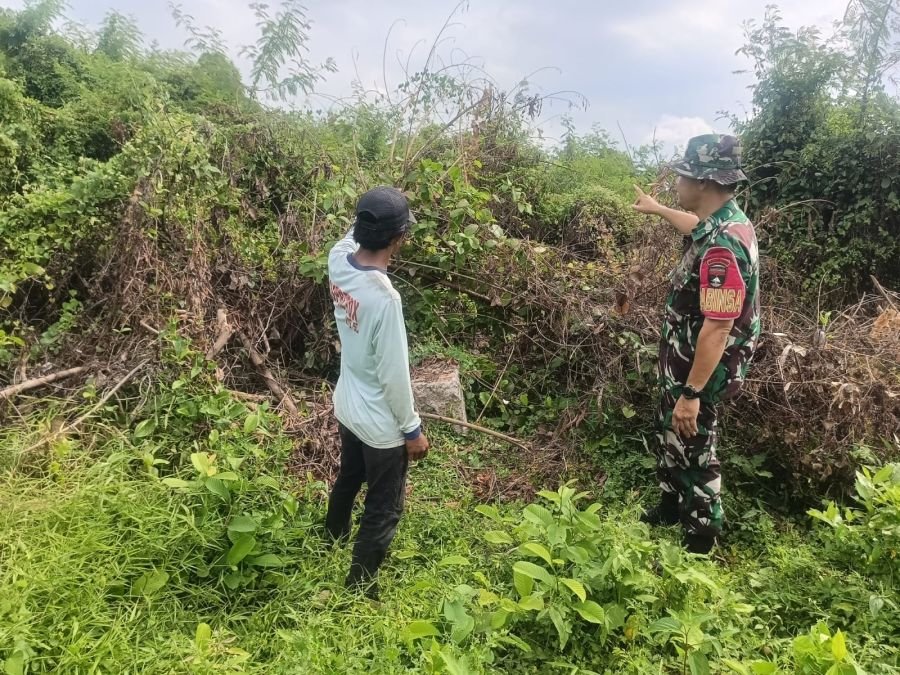 Cegah Karhutla, Babinsa Koramil 01/Rumbai Sisir Wilayah Lembah Damai