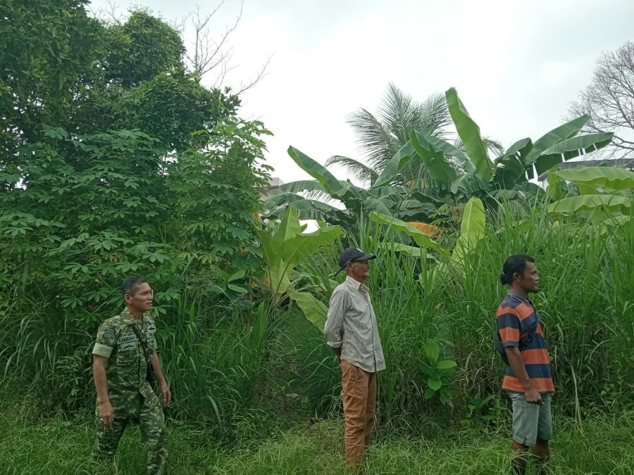 Babinsa dan Warga Patroli Karhutla di Selatpanjang Barat, Cegah Kebakaran Dini