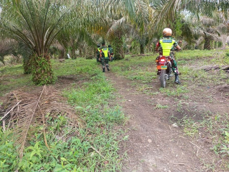 Cegah Karhutla, Babinsa Koramil 02/KT Patroli Wilayah Seberang Taluk Hilir