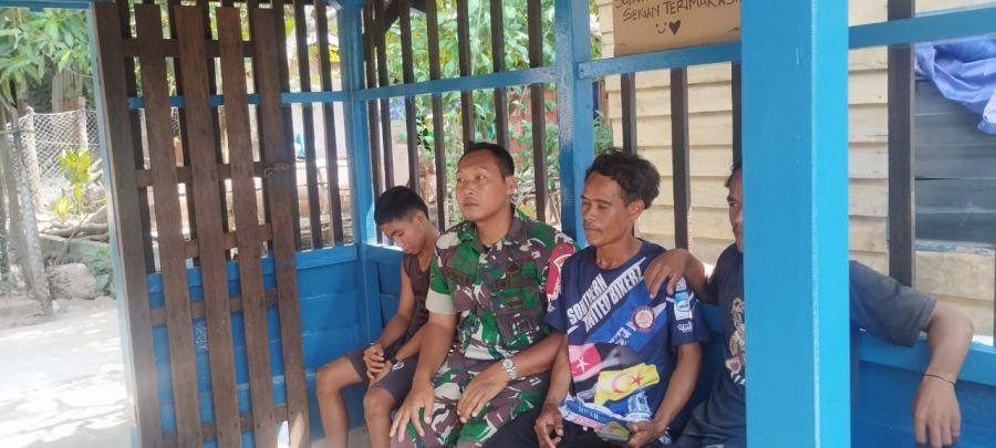Cegah Karhutla, Babinsa Koramil 06/Senayang Ajak Warga Pulau Duyung Tingkatkan Kewaspadaan