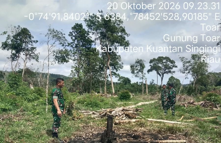 Cegah Karhutla, Babinsa Koramil 08/KM Gelar Patroli Lahan Rawan Kebakaran