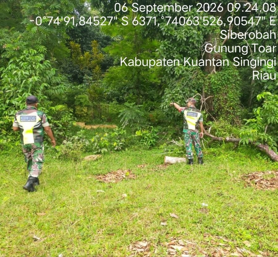 Cegah Karhutla, Babinsa Koramil 08/KM Gelar Patroli di Lahan Rawan Kebakaran
