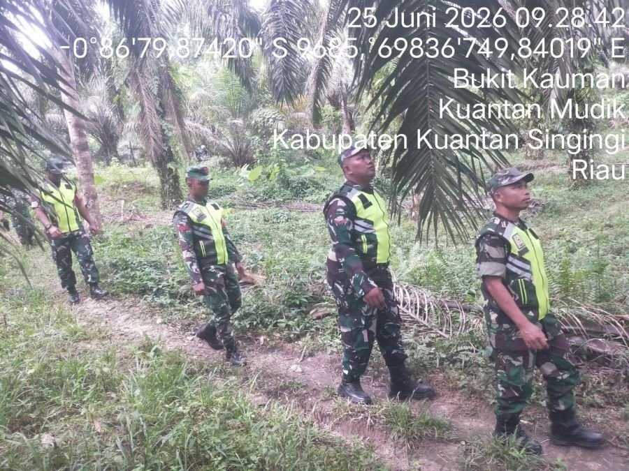 Cegah Karhutla, Babinsa Koramil 08/KM Gelar Patroli Lahan Rawan Kebakaran