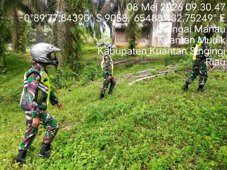 Cegah Karhutla, Babinsa Koramil 08/KM Gelar Patroli Lahan Rawan Kebakaran