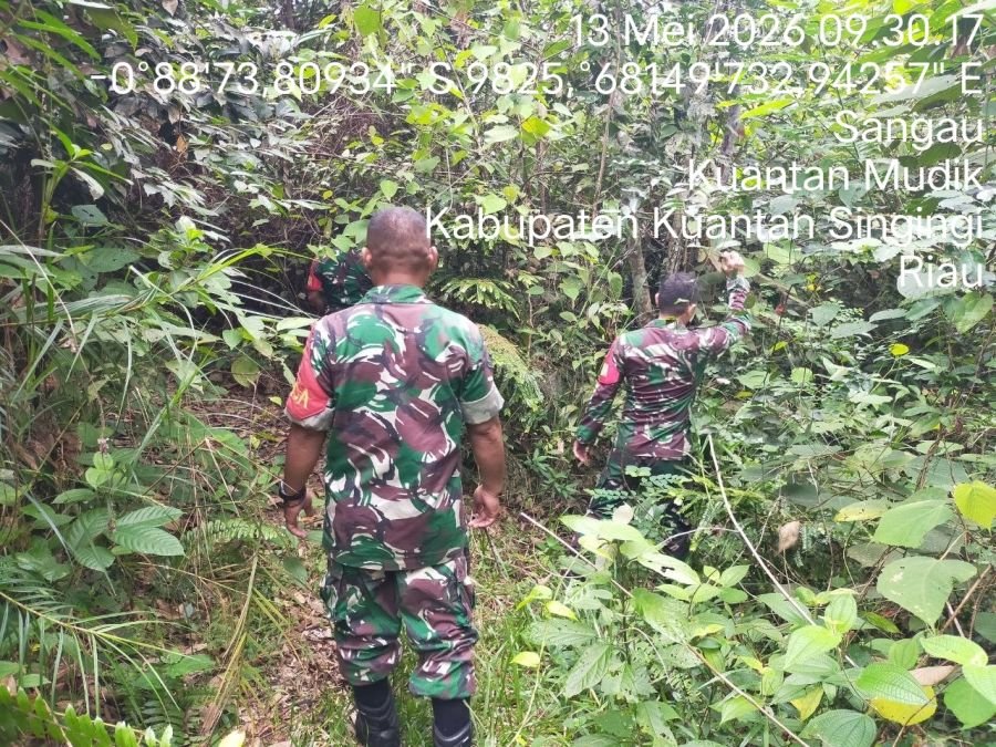 Cegah Karhutla, Babinsa Koramil 08/KM Gelar Patroli Lahan Rawan Kebakaran