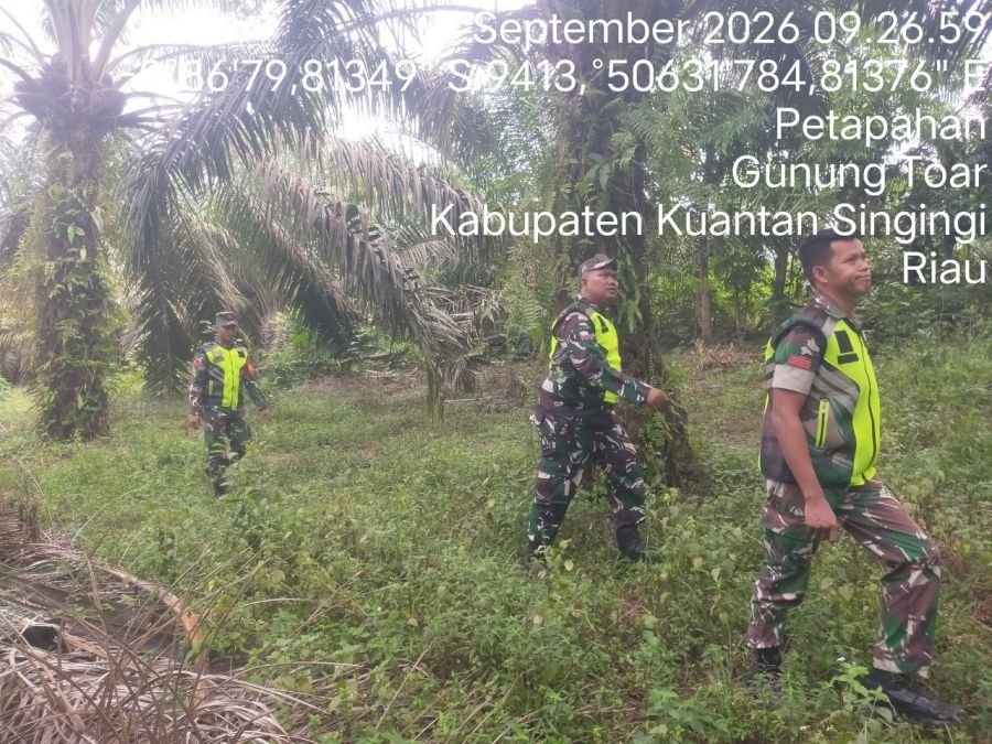 Cegah Karhutla, Babinsa Koramil 08/KM Gelar Patroli di Lahan Rawan Kebakaran