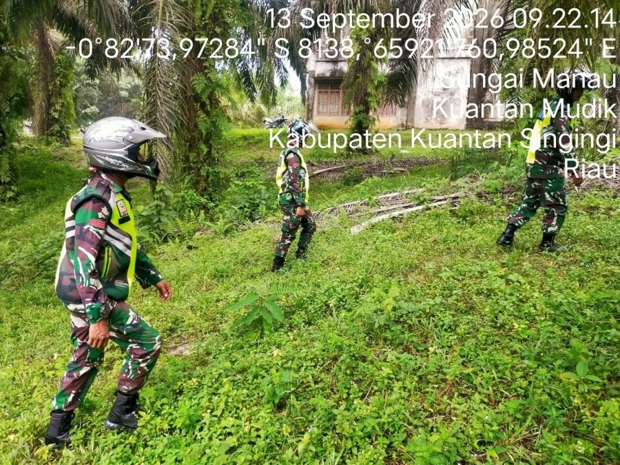 Cegah Karhutla, Babinsa Koramil 08/KM Gelar Patroli di Lahan Rawan Kebakaran