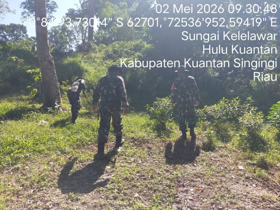 Cegah Karhutla, Babinsa Koramil 08/KM Gelar Patroli Lahan Rawan Kebakaran