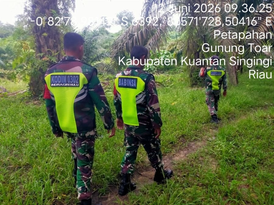 Cegah Karhutla, Babinsa Koramil 08/KM Gelar Patroli di Lahan Rawan Kebakaran