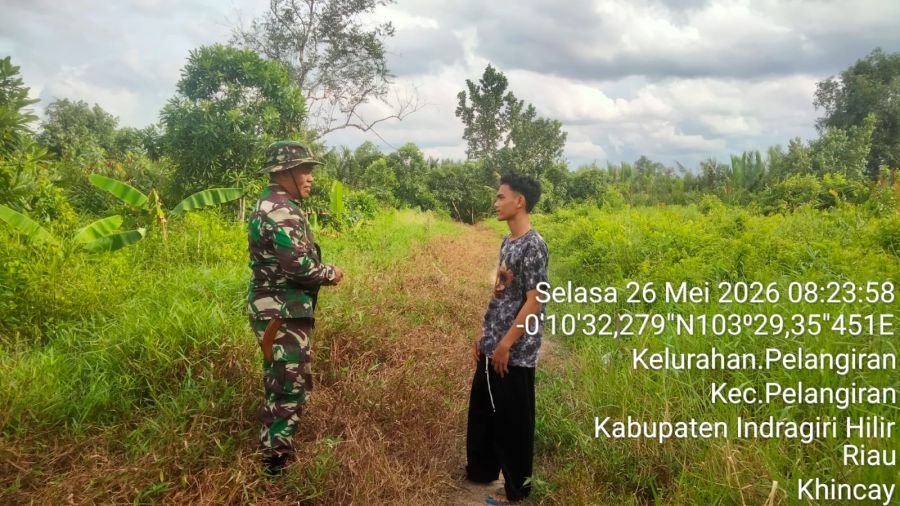 Cegah Karhutla, Babinsa Koramil 10/PLG Sertu Dodi Eka Putra Gelar Patroli Tapal Batas