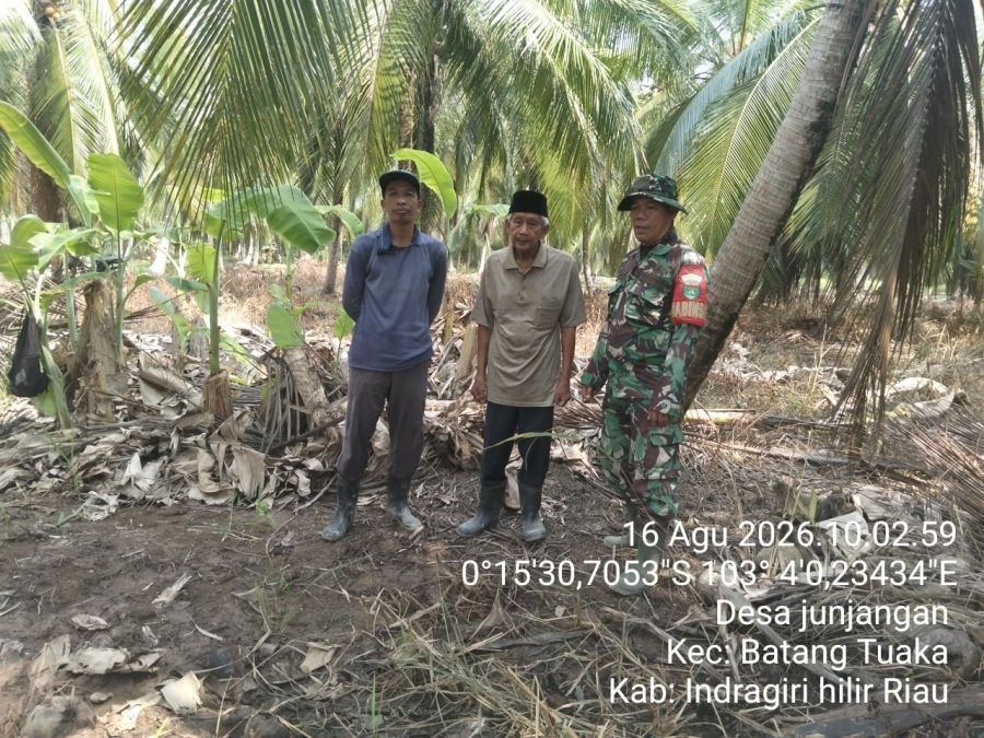 Cegah Karhutla, Babinsa Koramil 12/Batang Tuaka Patroli dan Sosialisasi di Sungai Junjangan
