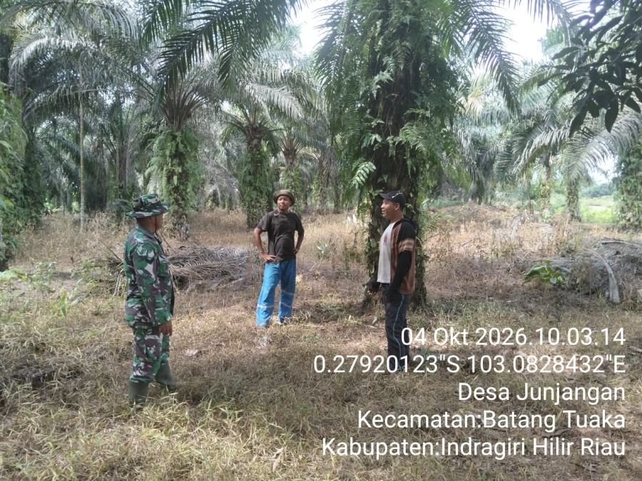 Cegah Karhutla, Babinsa Koramil 12/BTK Patroli di Sungai Junjangan