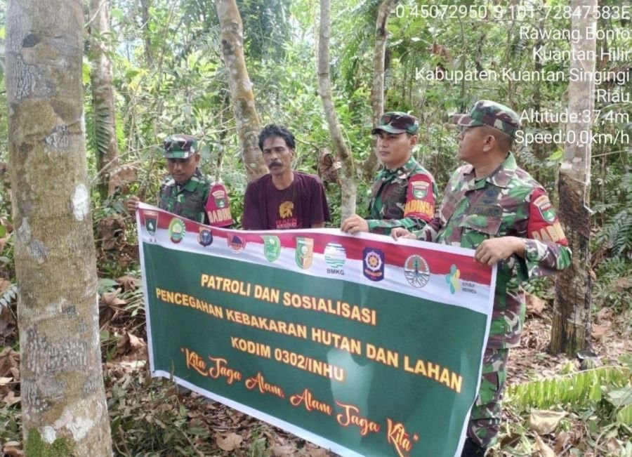 Cegah Karhutla, Babinsa Ramil 07/KH Sosialisasikan Larangan Membakar Lahan