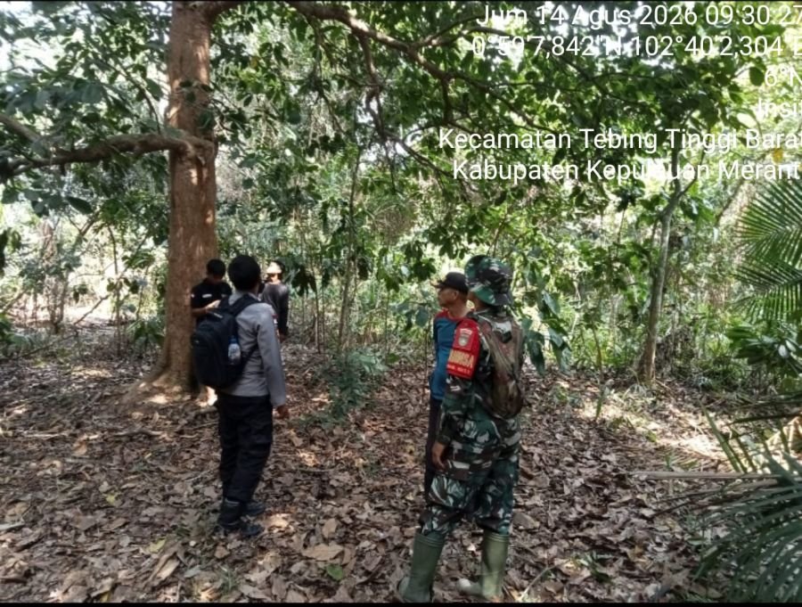 Cegah Karhutla dan Gangguan Kamtibmas, Sertu Amsyaya Gencar Patroli Kampung di Desa Insit