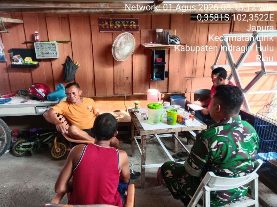 Cegah Karhutla di Musim Kemarau, Babinsa Koramil 04/Pasir Penyu Gelar Komsos di Desa Japura